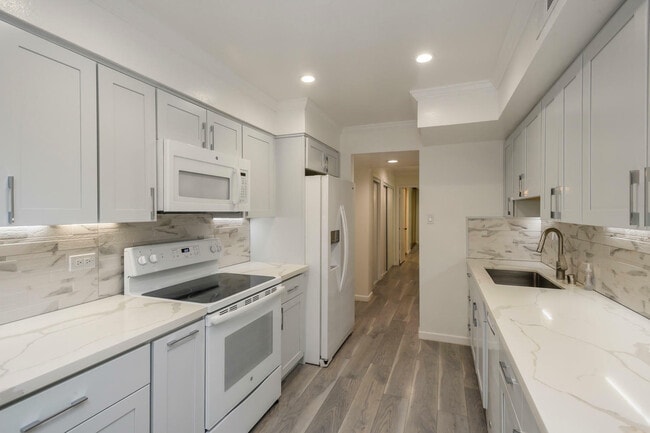 Building Photo - 5105 Admiralty Ln