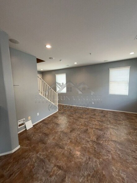 Building Photo - 1426 N 81st Dr