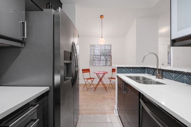 Building Photo - 1601 Faro Dr