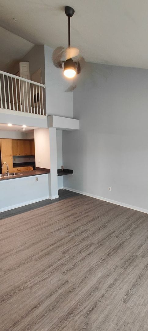 Building Photo - Rent special! 1 BR/ 1 BA Fabulous Two-Level Condo in Bristol Village Available Now!