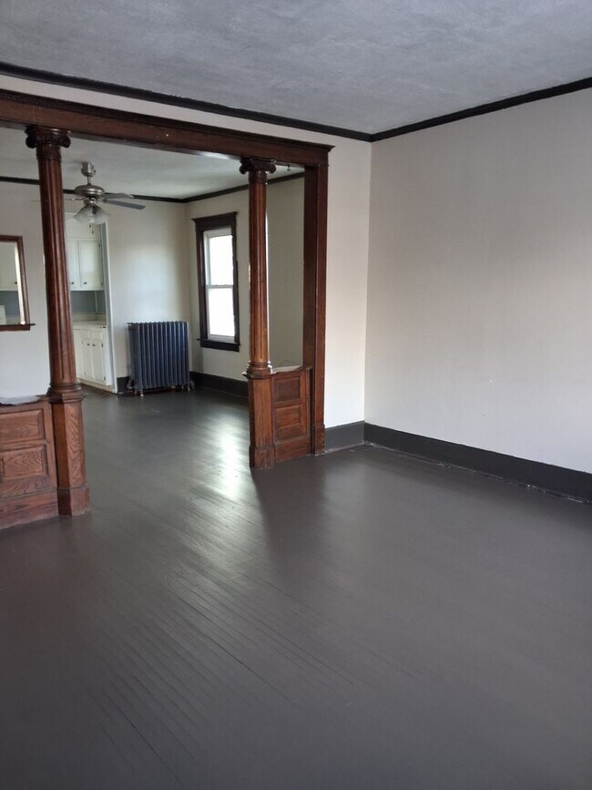 Building Photo - 8th St Virginia