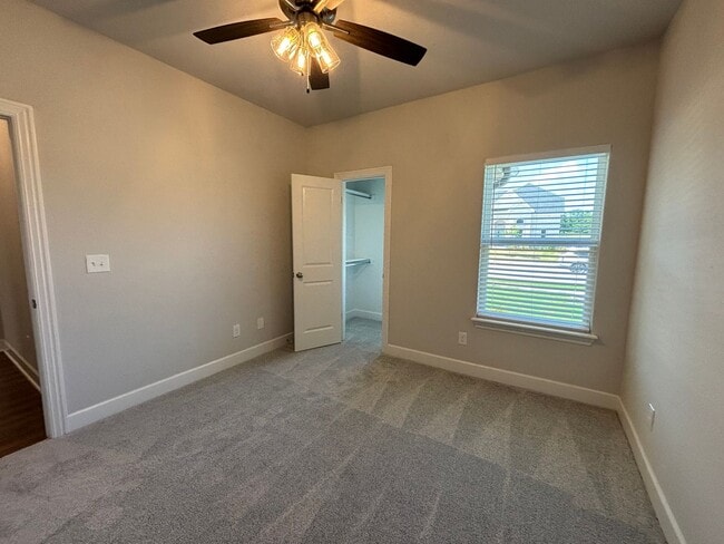Building Photo - Brand New House!! Great Location!!