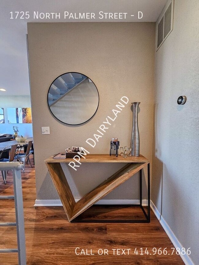 Building Photo - 1725 N Palmer St