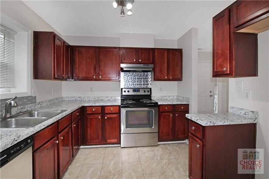 Building Photo - 4810 Brookwood Pl