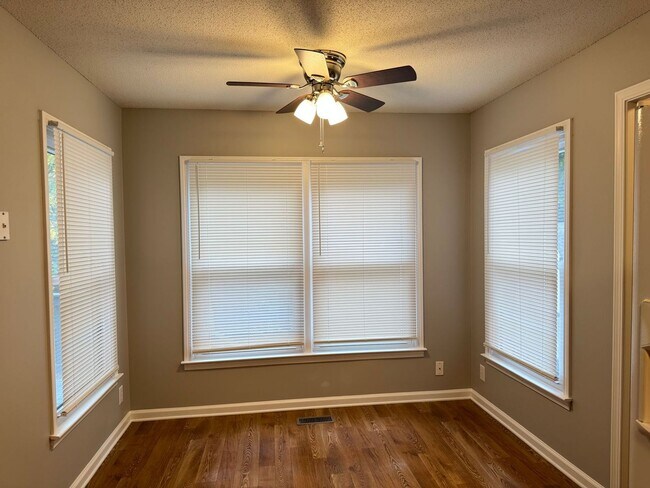 Building Photo - Sango! 3 Bed/2.5 Bath with unfinished basement! Great for Commuters to Nashville!