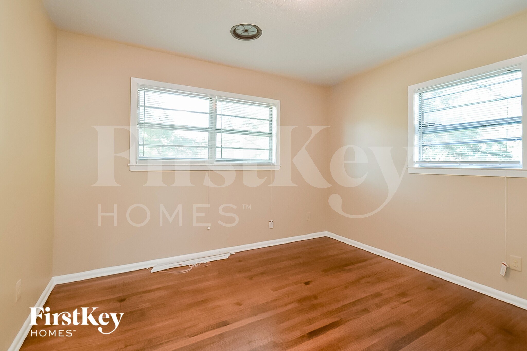 Building Photo - 416 Cardinal Dr