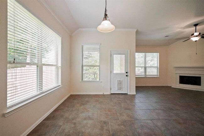 Building Photo - 126 Springshed Pl