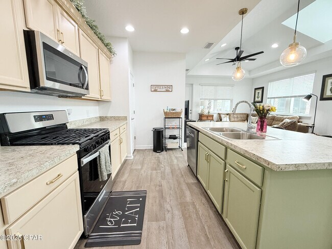 Building Photo - 8734 Sand dollar Dr