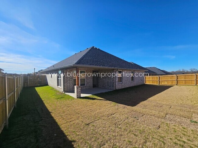 Building Photo - 2903 Tulip Dr