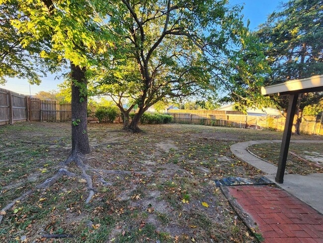 Building Photo - 5022 Collingwood Dr