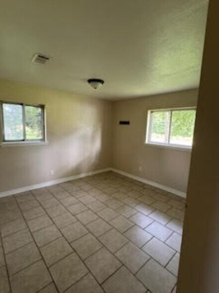 Building Photo - 12050 Prudie Cir