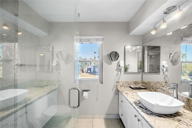 Building Photo - 2100 Westlund Dr
