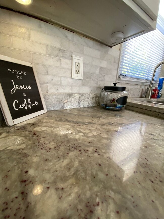 Building Photo - FOR RENT - Love the country?  Love to hunt?  If so, this one is for you!