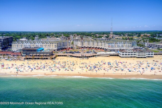 Building Photo - 57-61 Brighton Avenue Unit 303