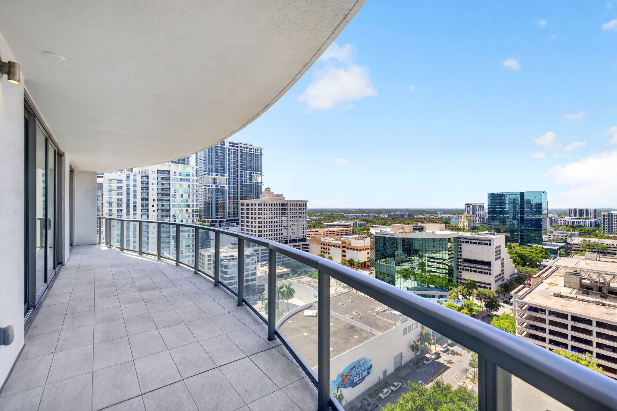 Building Photo - 100 E Las Olas Blvd