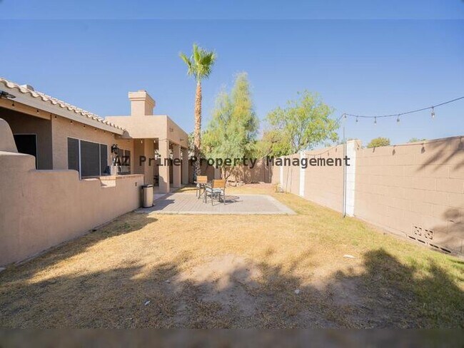 Building Photo - 6123 W Louise Dr