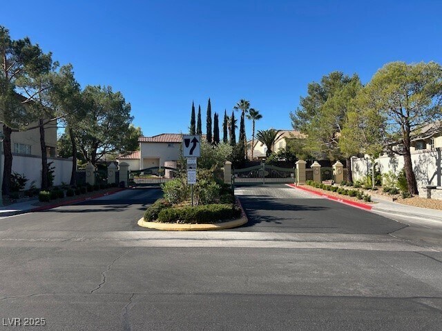 Building Photo - 1200 Valerio Ln