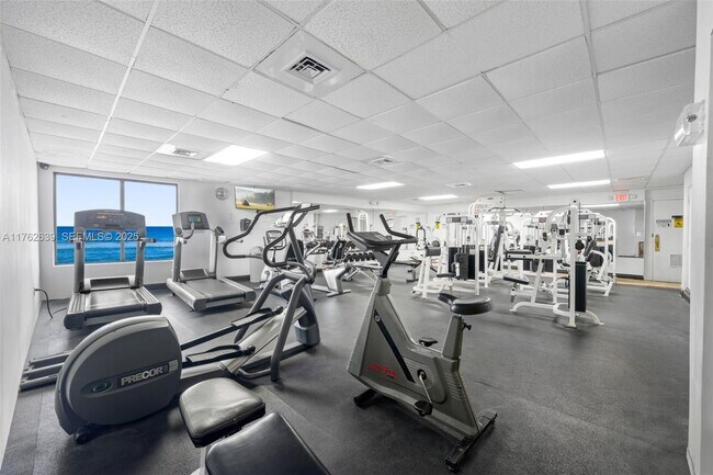 Building Photo - 3725 S Ocean Dr