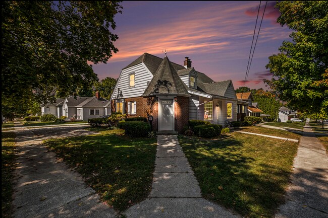 Building Photo - 75 S Fremont St NE