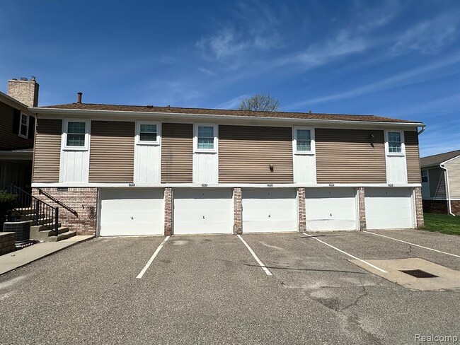 Building Photo - 20828 W Glen Haven Cir