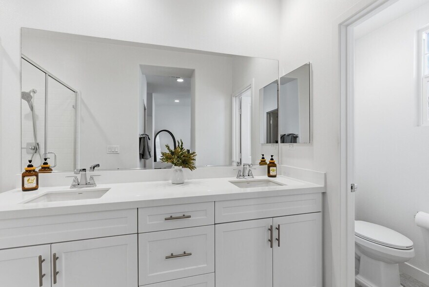 Building Photo - 4367 Pacifica Way