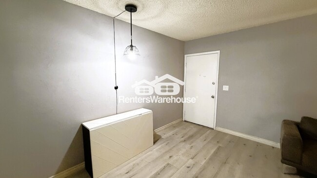 Building Photo - 6020 Carmen Blvd