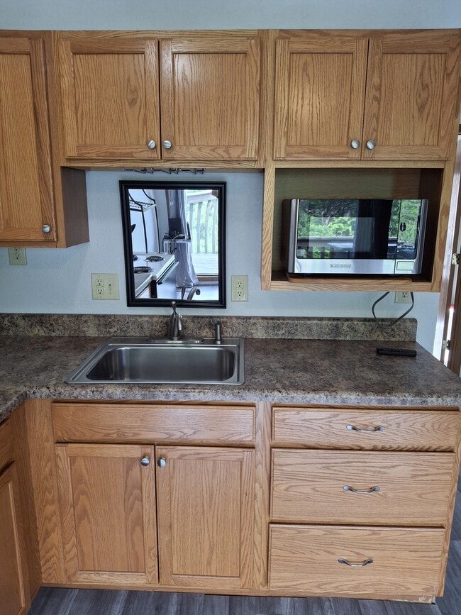 Building Photo - 150 SWS Dr