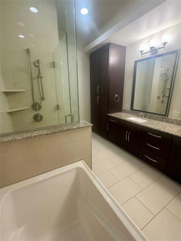 Building Photo - 4265 Bourbon St