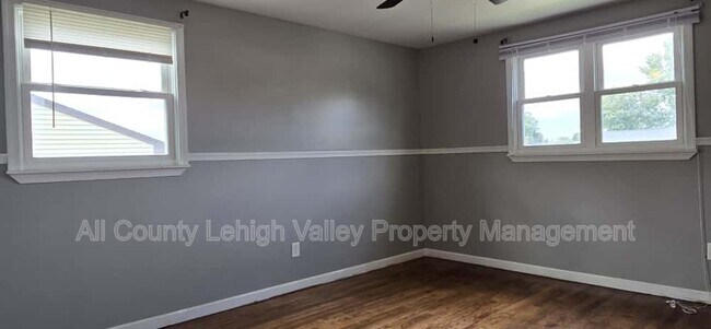 Building Photo - 1517 Richard Ave