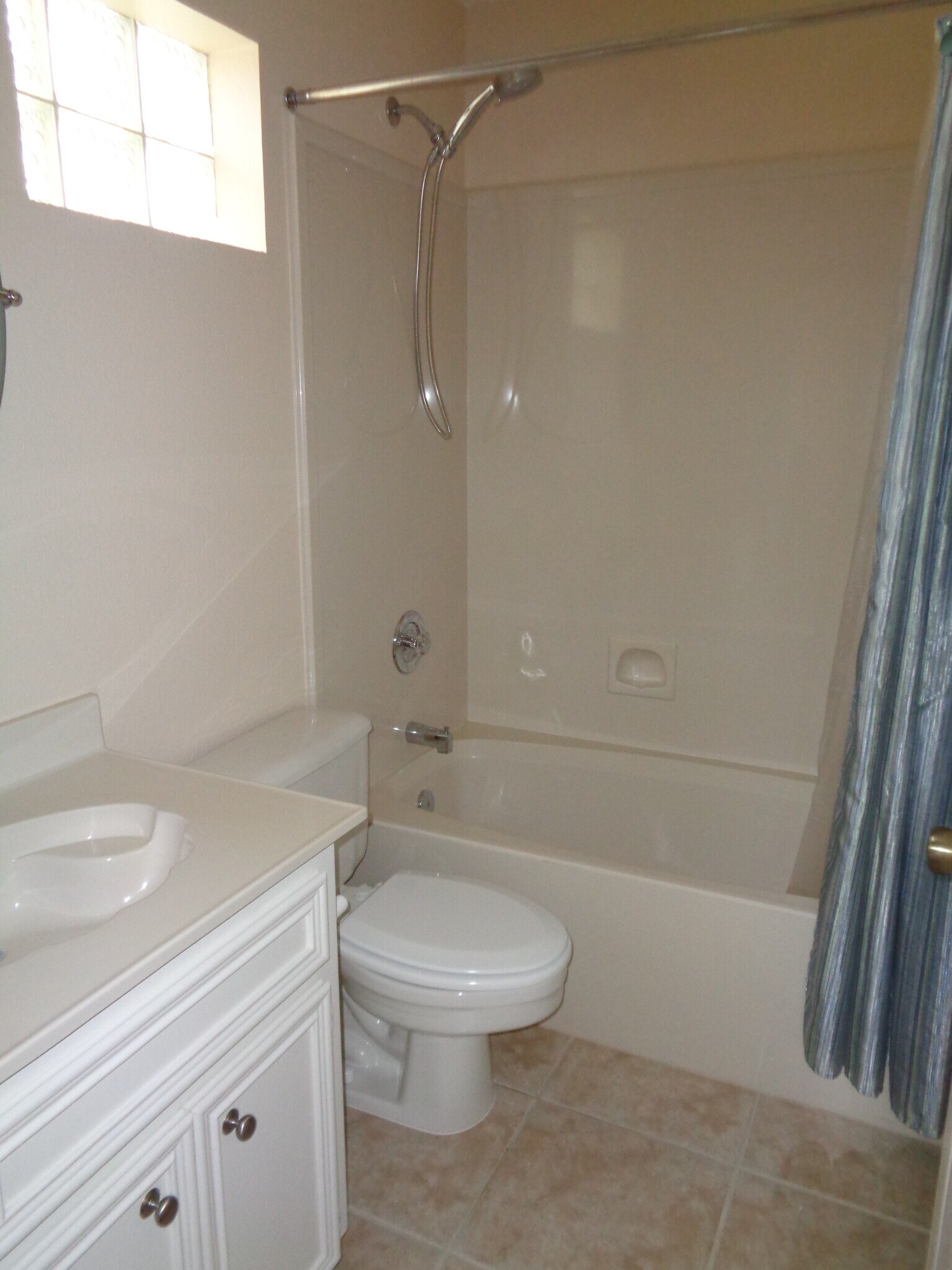 Up Bath - 15505 Cruiser St