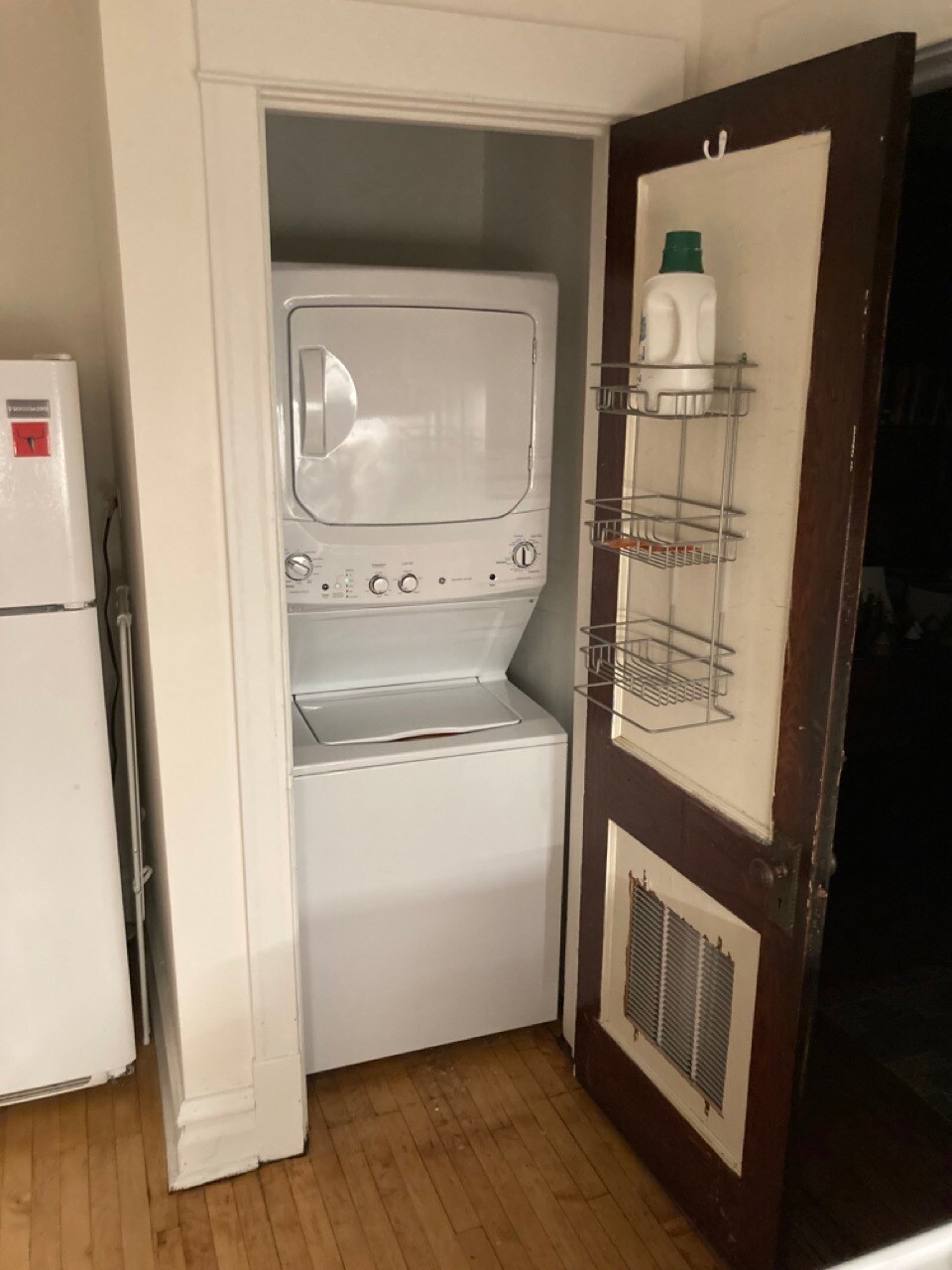 In-unit new gas washer and dryer - 3018 W Schubert Ave