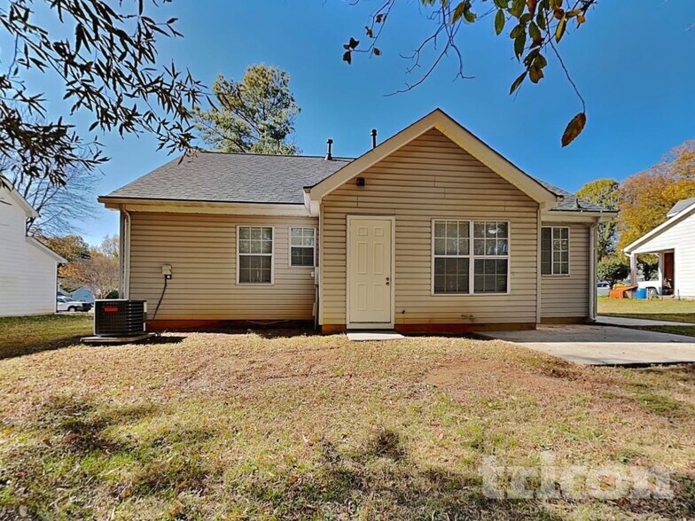 Building Photo - 11622 Calgary Dr