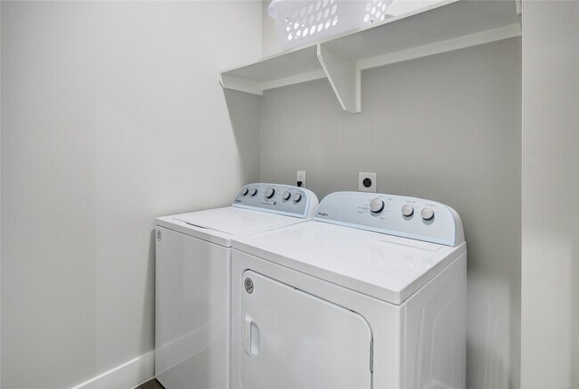 Building Photo - 9305 Tower St