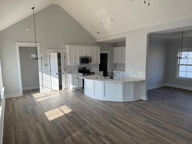 Building Photo - 3030 Fincher Dr