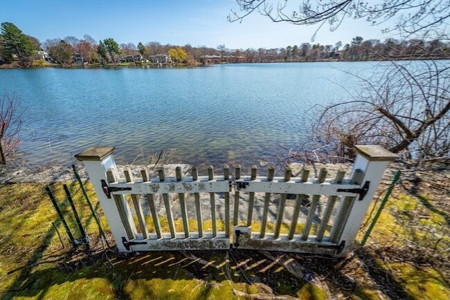 Building Photo - 108 Lake Ave