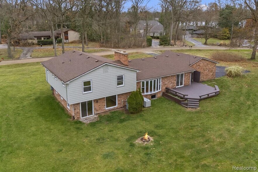 Building Photo - 5570 Forman Dr