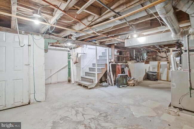 Building Photo - 1009 Tyler Ave
