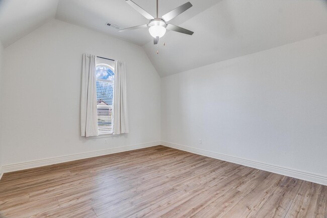 Building Photo - Charming 3-Bedroom Home for Rent in Fayett...