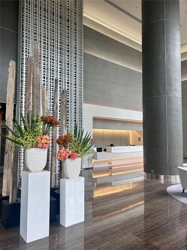 Building Photo - 1830 S Ocean Dr