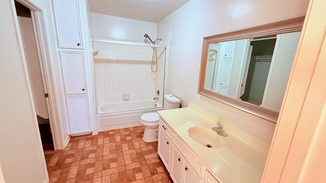 Building Photo - 13034 Birch Grove Dr