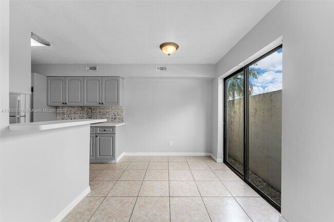Building Photo - 15805 SW 91st Ct