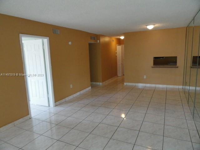 Building Photo - 120 Royal Palm Rd