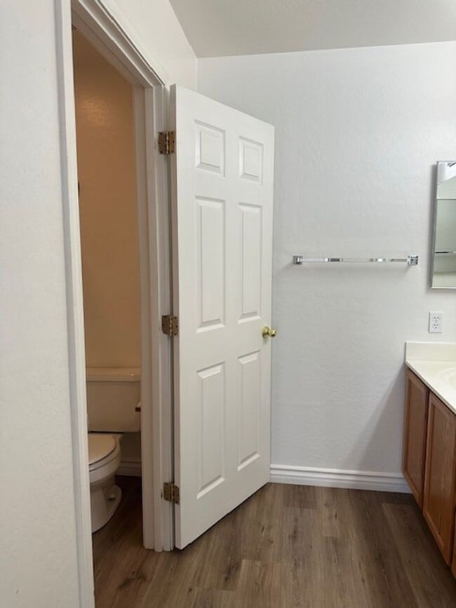 Building Photo - $1,550 2-3 Bedroom For Lease With Community Heated Pool & Spa in 85207!