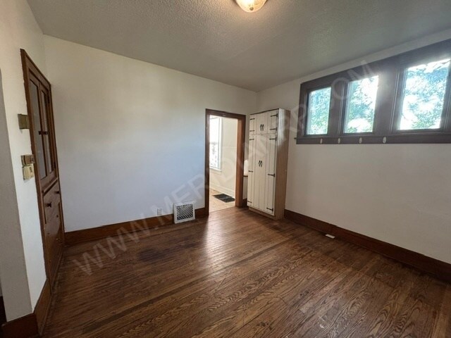 Building Photo - 1706 Sinclair St