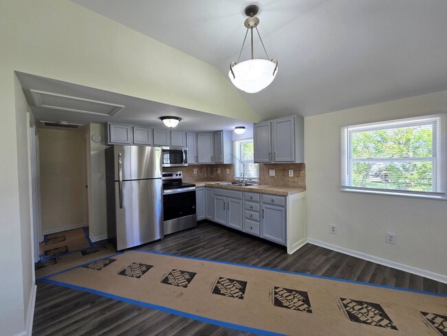 Building Photo - 3438 Duffield