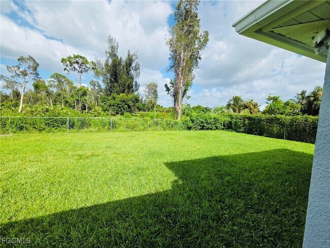 Building Photo - 1139 SW 18th Ave