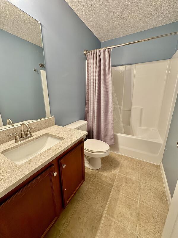 Building Photo - 322 Clover Brook Dr