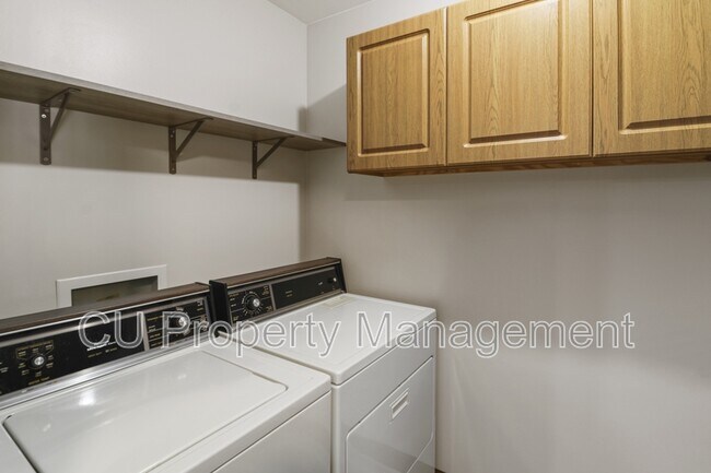 Building Photo - 2409 Heritage Dr
