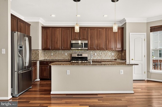 Building Photo - 6805 Oregano Ln