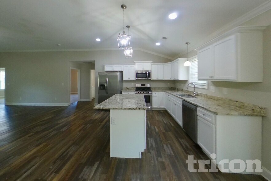 Building Photo - 228 Hallmark Cir